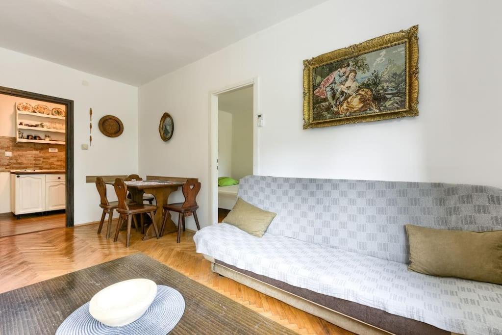 Apartman Legacy Appartamento Zara Esterno foto