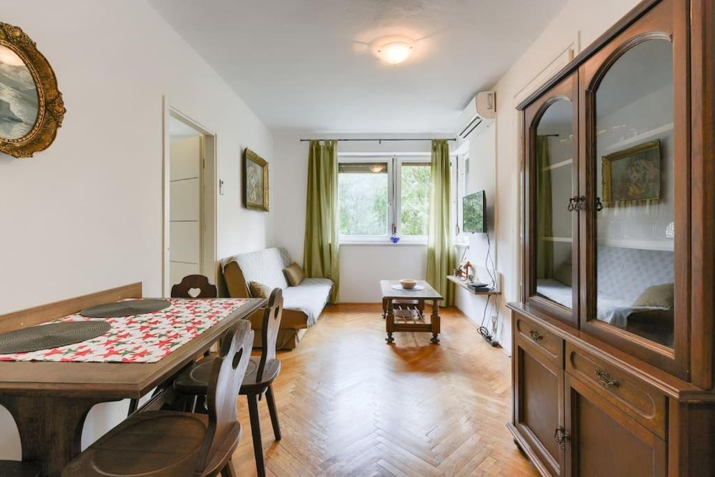 Apartman Legacy Appartamento Zara Esterno foto