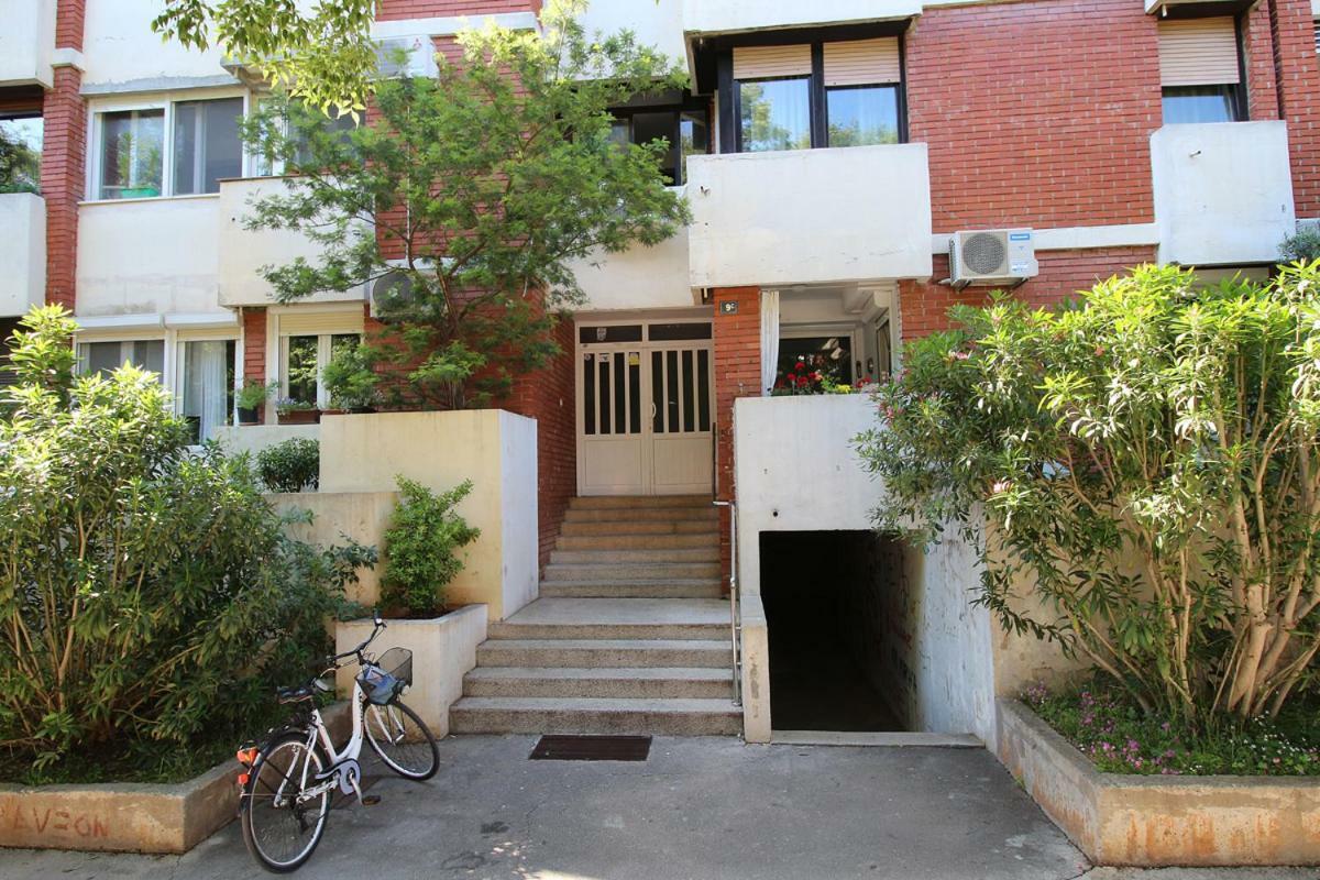 Apartman Legacy Appartamento Zara Esterno foto